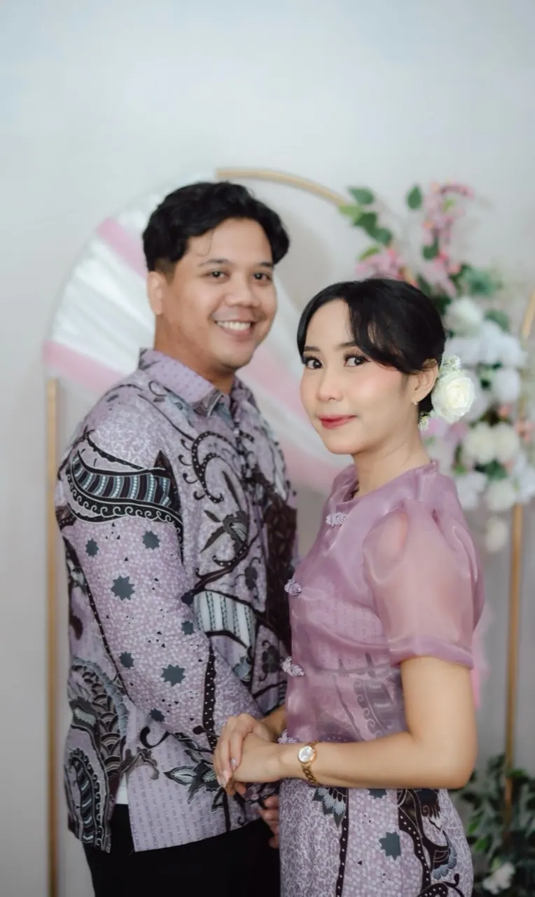Potret Resa dan Windy saat lamaran
